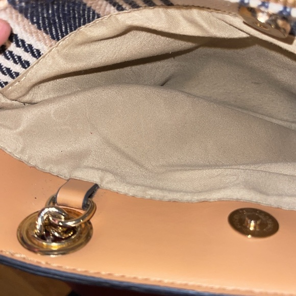 Jones New York handbag. - Picture 4 of 9